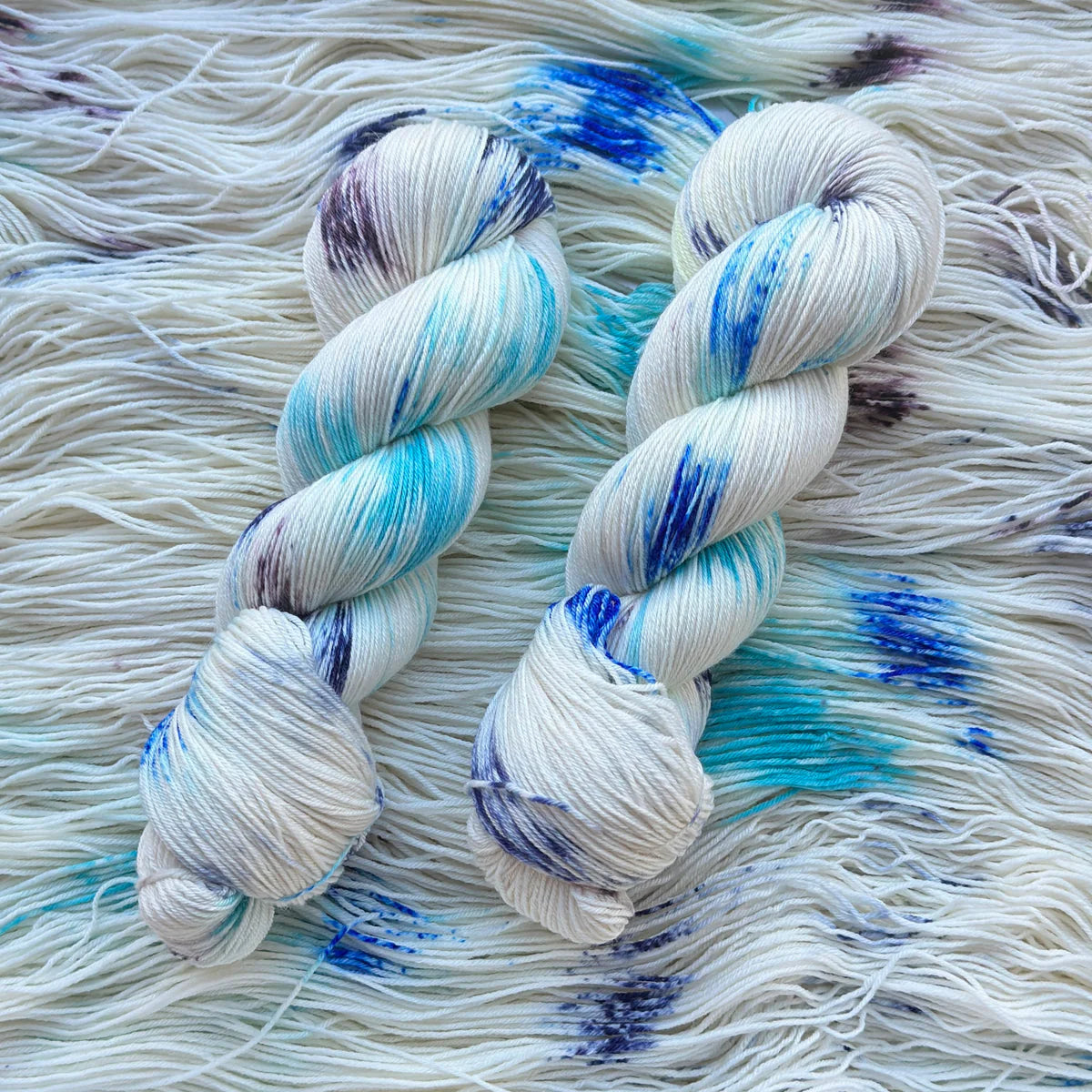 Unikt Garn - 100% merinoull - Håndfarget