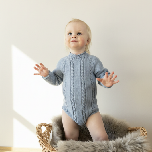 Vesleskattens flettebody - Strikkepakke - Dale Garn Soft Merino