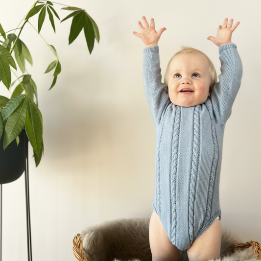 Vesleskattens flettebody - Strikkepakke - Dale Garn Soft Merino