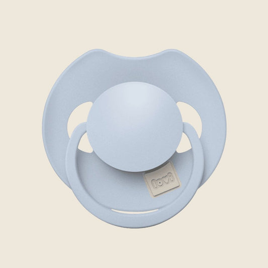 LOVI Dynamisk smokk 0-6 mnd i fargen Baby Blue – silikonsmokk utviklet med logopeder