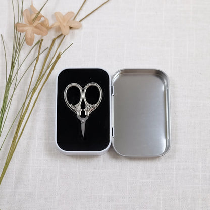 Minisaks - Vintage sølvfarget saks med boks