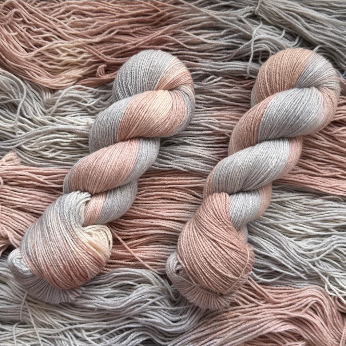 Unikt Garn - 100% merinoull - Håndfarget