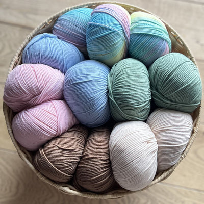 100% naturlig merinoull uten superwash. Kvalitetsgarn til babystrikk. Kløfritt garn.