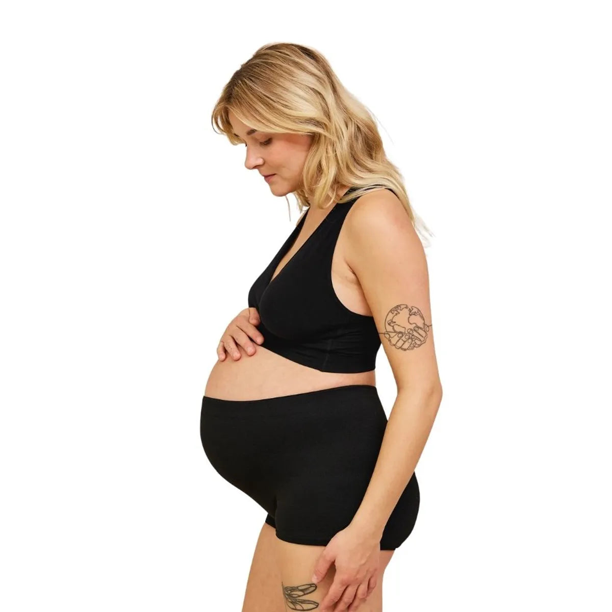 Truse for gravide som ikke presser på magen. Truse for graviditet og etter fødsel. Truse til fødebagen. Truse som tåler 60 grader maskinvask. Truse fra Carriwell med god stretch. Sykehustruse.