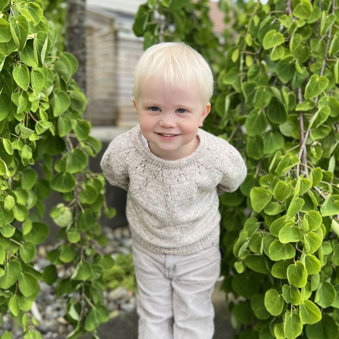 Strikk til barn 1-6 år – myk kløfri merinoull barnehagegenser