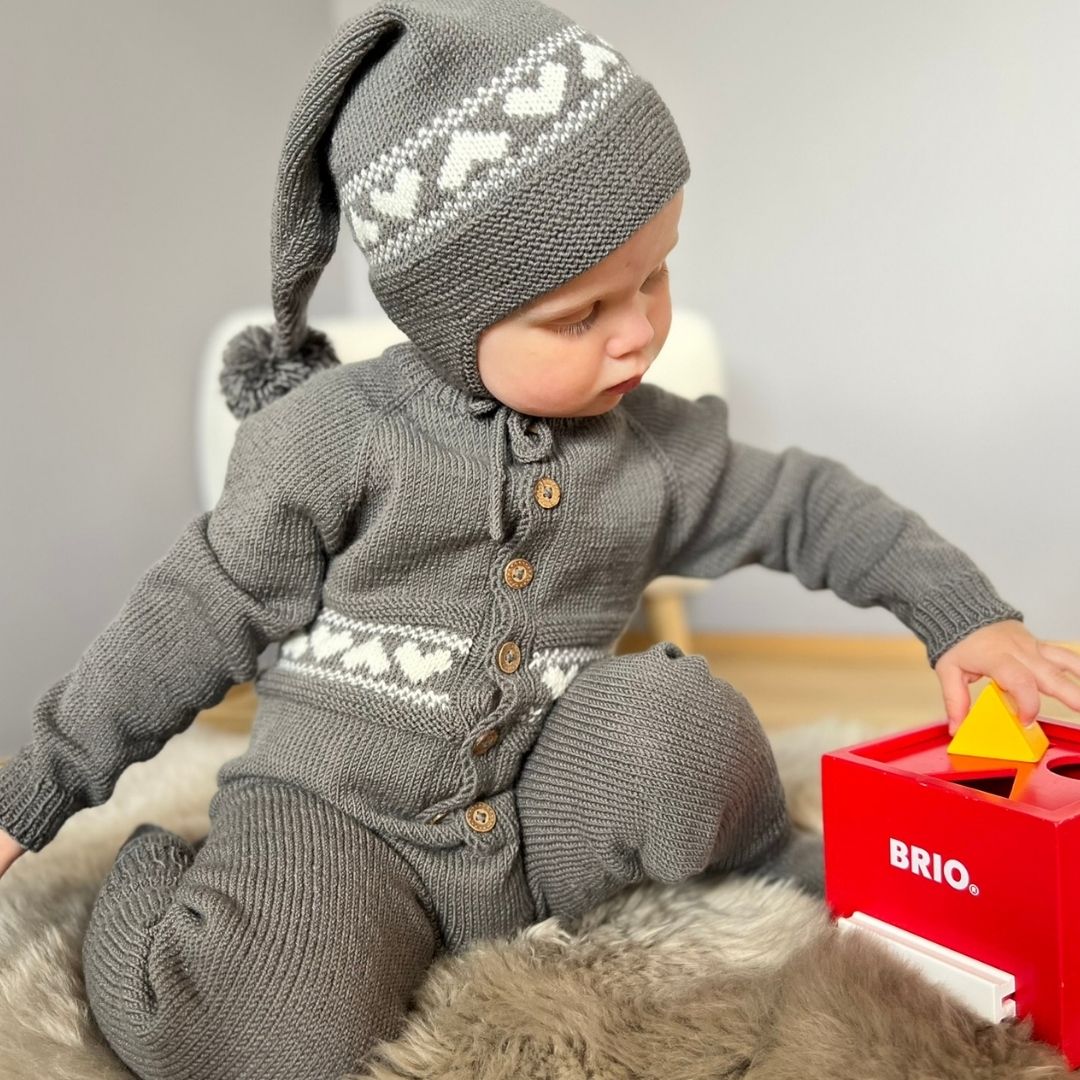Strikkeoppskrift dress til baby og småbarn. Oppskrift som pdf. 0-4 år. 