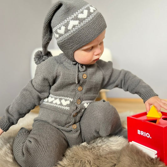 Strikkeoppskrift dress til baby og småbarn. Oppskrift som pdf. 0-4 år. 